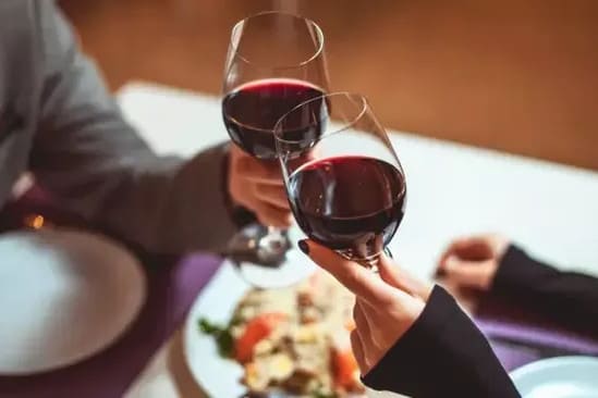 14/2 là ngày gì ai tặng quà cho ai?